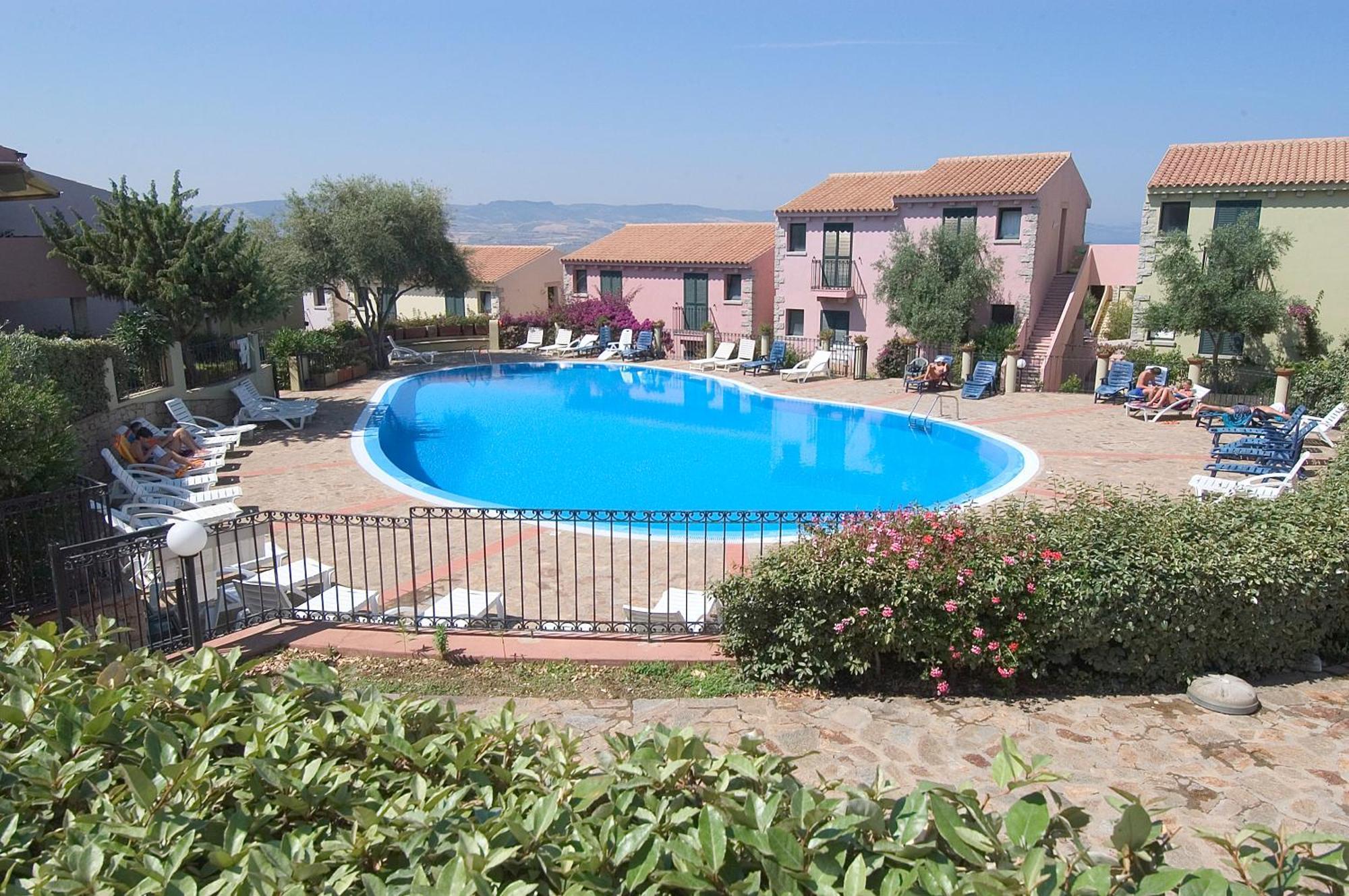 Beb Con Piscina Villa Del Borgo Badesi Zewnętrze zdjęcie